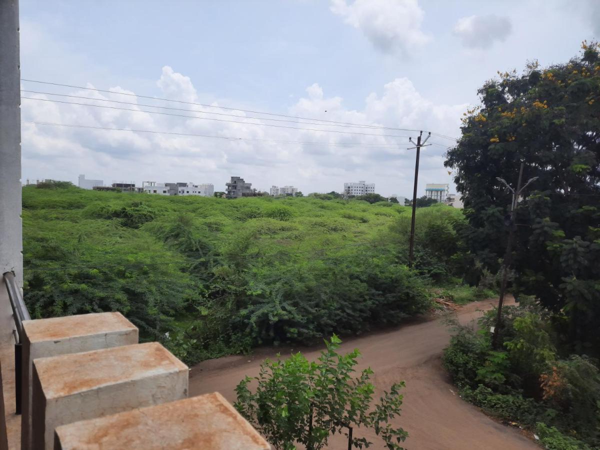 Rajlakshmi Niwas Apartment Solapur Ngoại thất bức ảnh