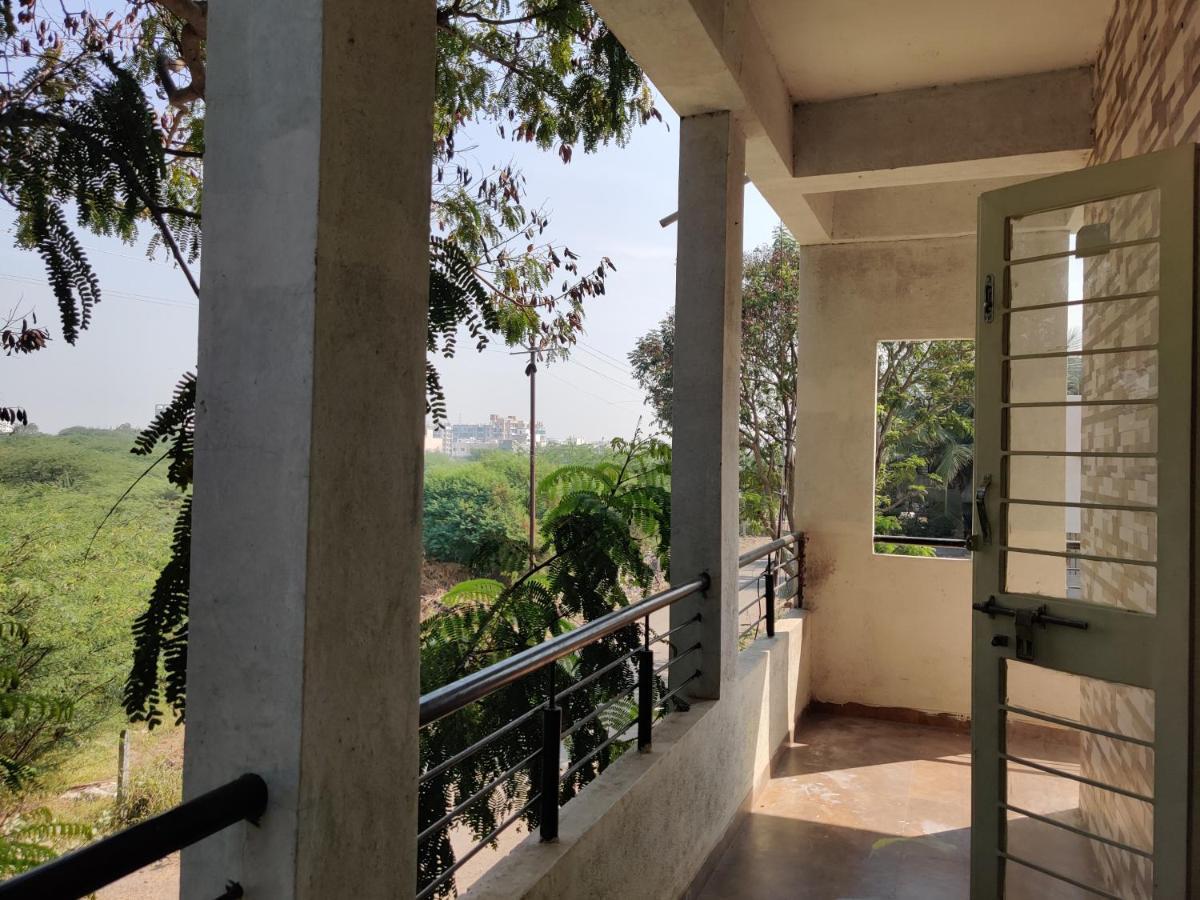 Rajlakshmi Niwas Apartment Solapur Ngoại thất bức ảnh