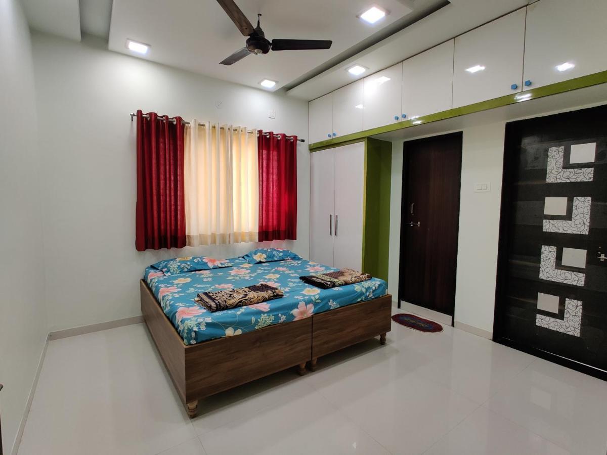 Rajlakshmi Niwas Apartment Solapur Ngoại thất bức ảnh
